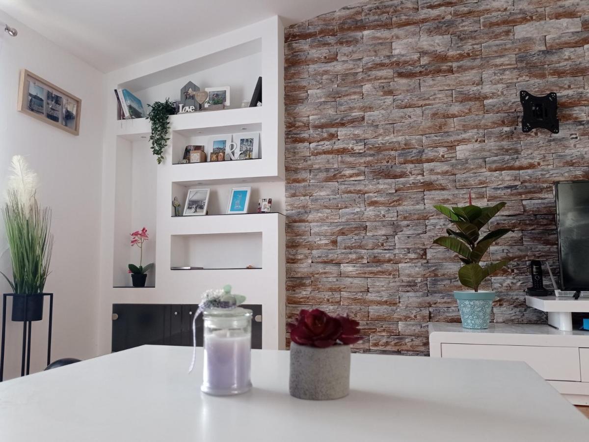 Apartment Matej Stobreč 外观 照片